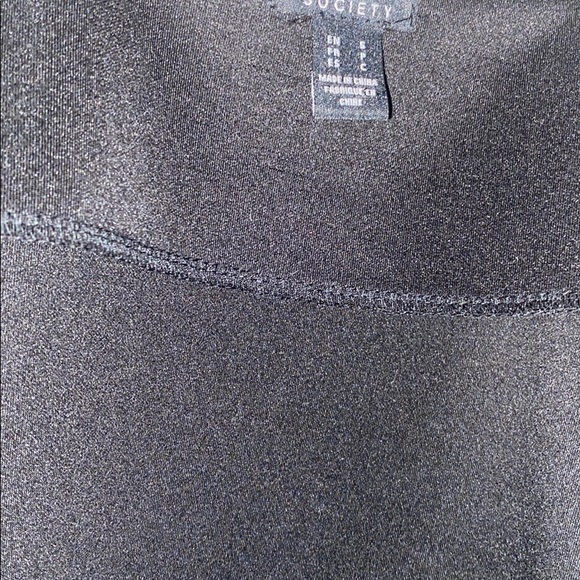 Dynamic cami crop top - Picture 4 of 5